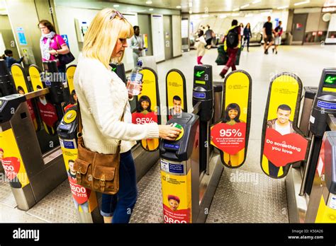 how to use my contactless card on the london underground|underground pay with contactless card.